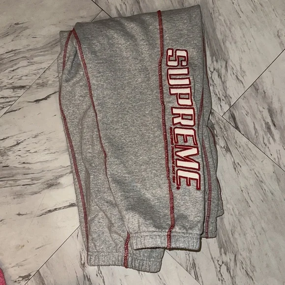 SUPREME Cover-stitch grey sweatpants 💕 - Picture 2 of 7